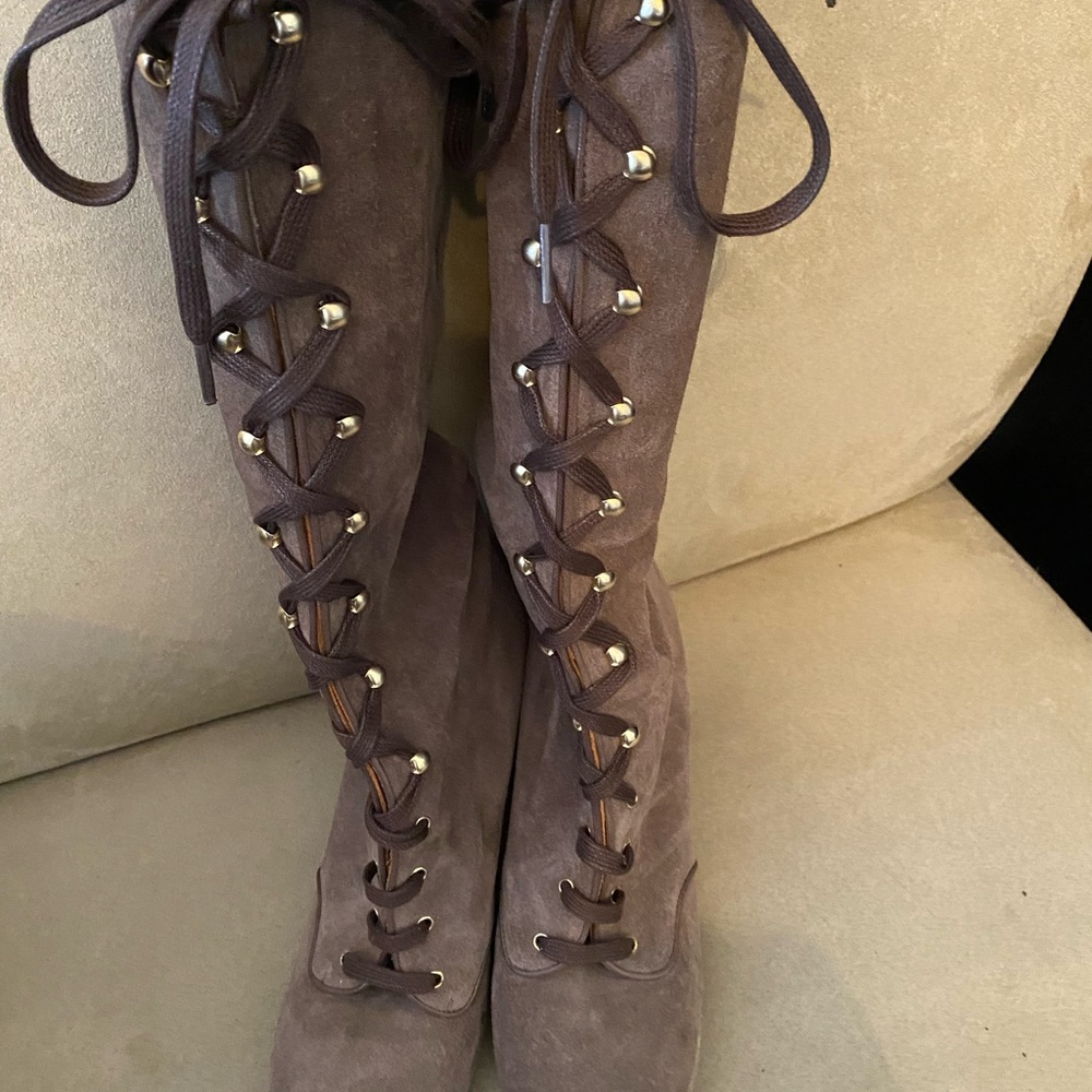 CHIE vintage suede boots. - Picture 6 of 11